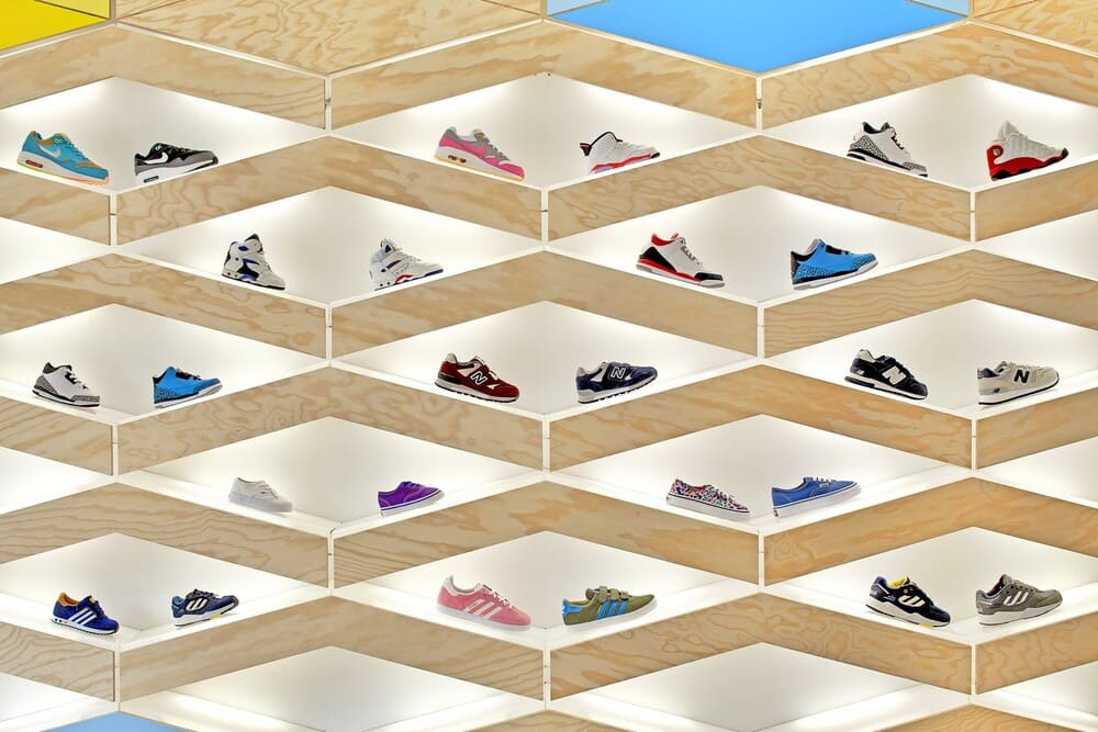 Необычный дизайн для магазинов обуви: 10 бизнес-идей