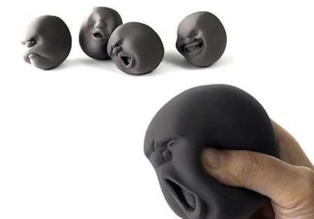 Бизнес-идея: мячики-головы для снятия стресса
