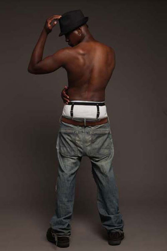 Изобретатель из Харлема Эндрю Люьис (Andrew Lewis) придумал подтяжки для низких джинс Subs. 
