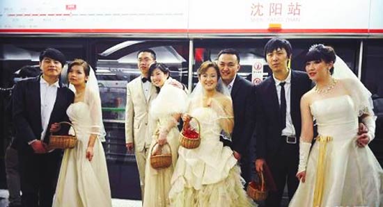 Пока  свадьба в метро - это единичный случай, но вполне возможно, компании, занимающиеся организацией празднеств, включат такой вид услуги, как организацию свадьбы в метро в свой список.