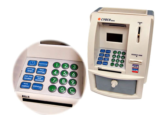 Находчивые предприниматели придумали домашний мини-банкомат Personal ATM machine, с помощью которого можно научить детей как обращаться с деньгами.