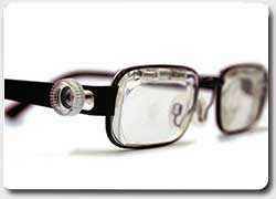 Бизнес-идея №3384. Жидкокристаллические очки с кнопкой «а ля Леннон» - альтернатива бифокальным очкам