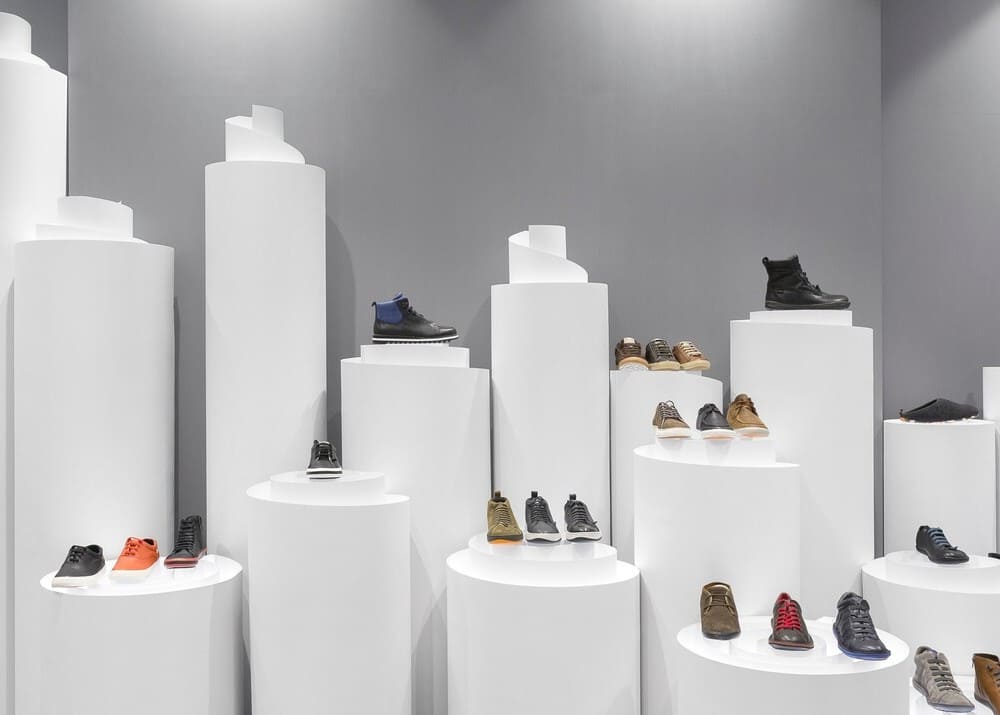 10 трендовых идей дизайна магазинов обуви