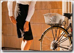 Бизнес идея №3226. Одежда для леди-велосипедистки в юбках- «карандашах»