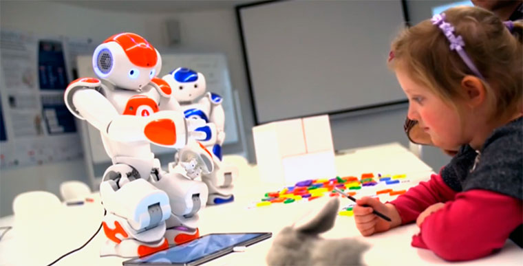 Бизнес идея №5230. Робот-двоечник учит детей навыкам письма