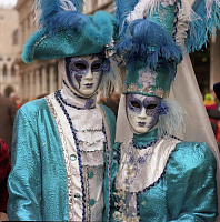 Роскошные карнавальные венецианские маски