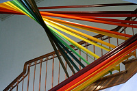 Rebecca Ward и инсталляции из разноцветной изоленты