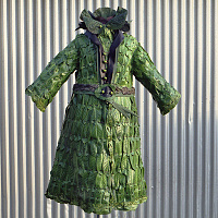 Nicole Dextras и одежда из цветов и травы