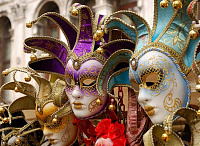 Роскошные карнавальные венецианские маски