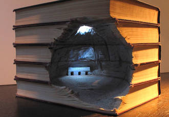 Книжные скульптуры Гая Ларами